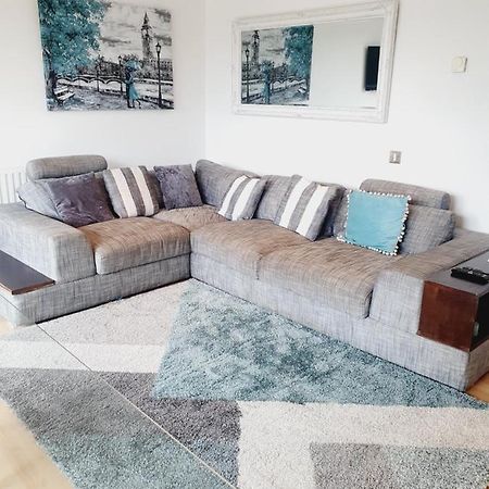 Luxury Canary Wharf Apartment With Free Parking London Exterior photo