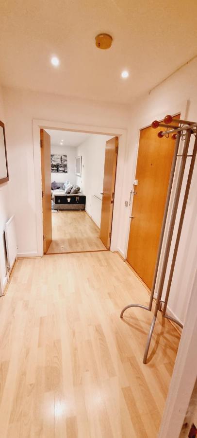 Luxury Canary Wharf Apartment With Free Parking London Exterior photo